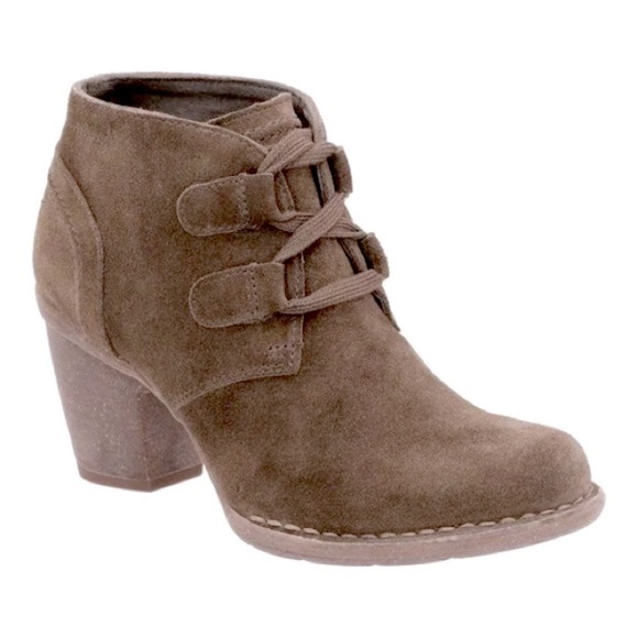 CLARKS ARTISAN  Carleta Lyon Khaki Suede Lace-up Heel Bootie Size 7.5 - Picture 1 of 10